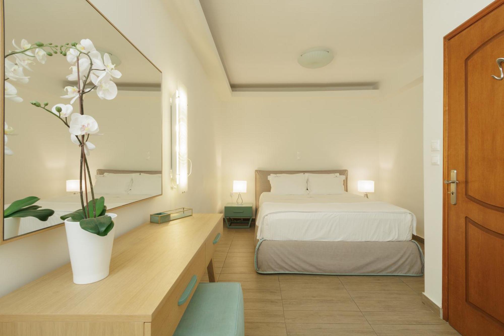 Blue Horizon Suites Parálion Ástros Eksteriør billede