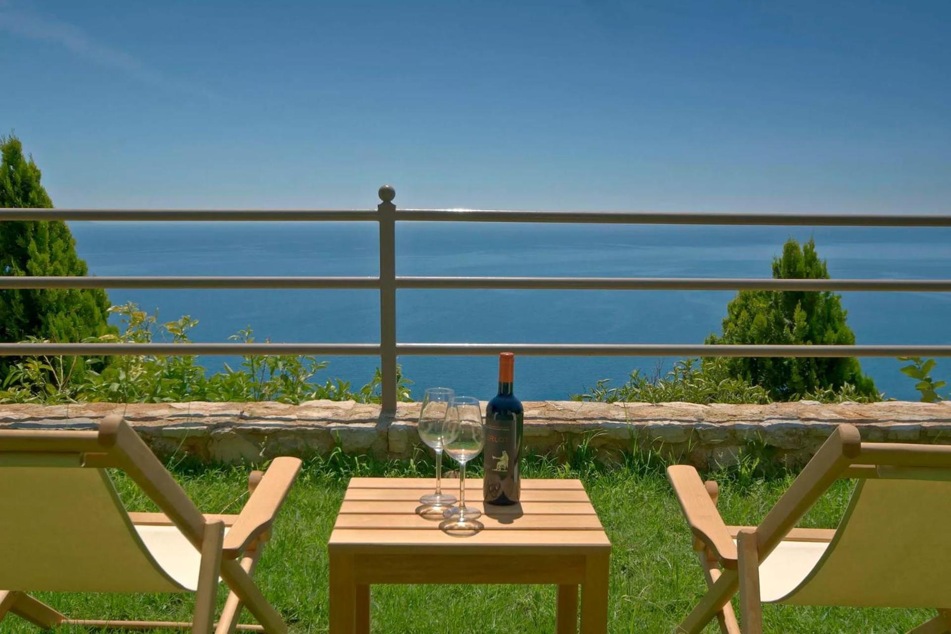 Blue Horizon Suites Parálion Ástros Eksteriør billede
